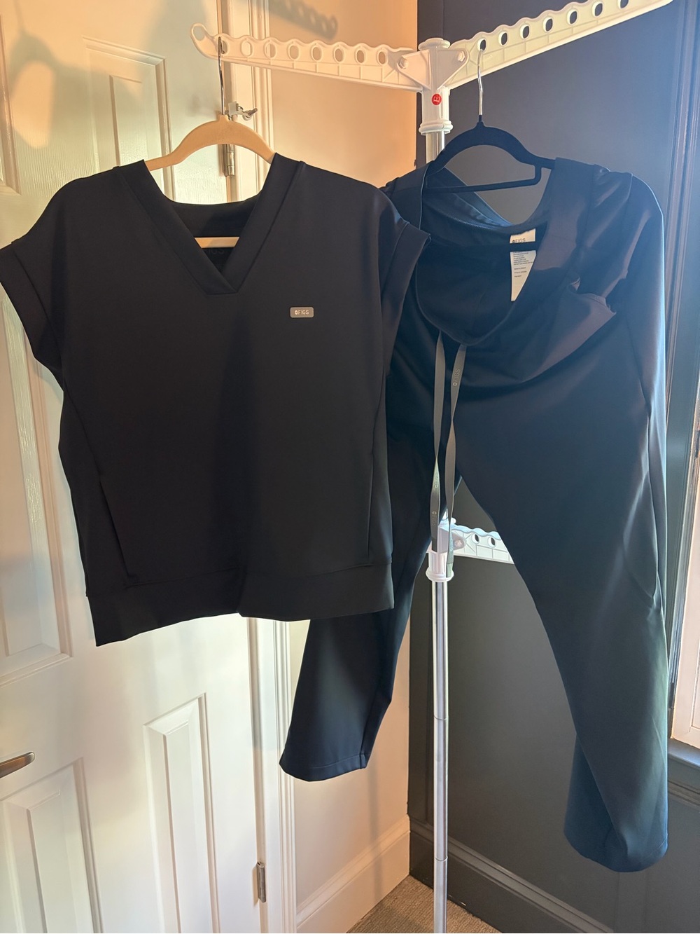 Figs Black Women's Short-Sleeve V-Neck Top and Straight-leg pant Set